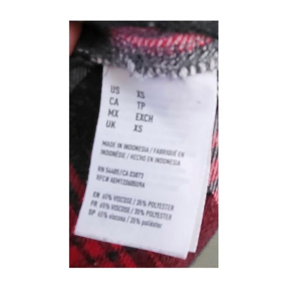 🌿American Eagle Outfitters Women's XS Plaid Flannel Shirt - Cozy & Stylish - Picture 5 of 8